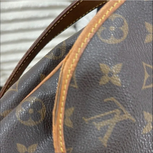 Louis Vuitton Brown Monogram Saumur 35 Crossbody - Picture 8 of 11